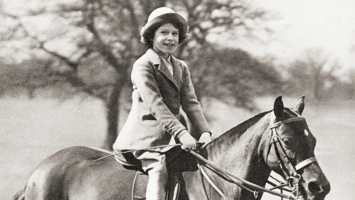 Budoucí královna Alžběta II. na koni