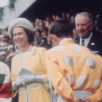 Svět koní Alžbětu II. fascinoval odmala a celý život byla nadšenou fanynkou dostihů.
