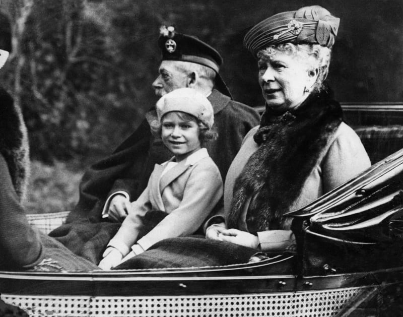 Princezna Alžběta II. se svou matkou v Balmoralu