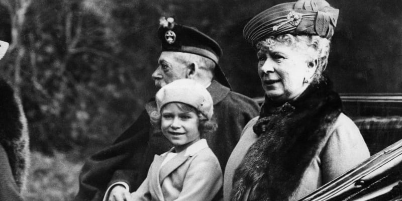 Princezna Alžběta II. se svou matkou v Balmoralu