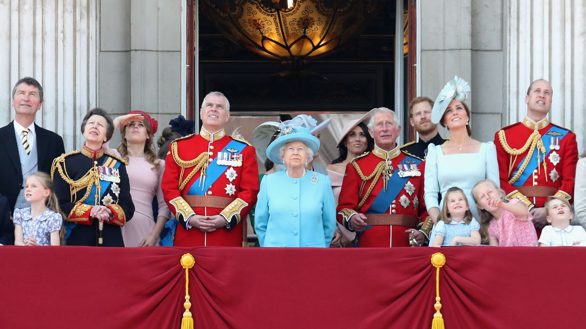Britové teď doufají, že by se Harry mohl usmířit s královskou rodinou.
