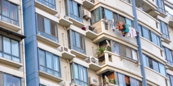 Hrůza ve Vídni: Z balkonu vypadlo devítiměsíční miminko. Podezřelý je jeho 11letý bratr
