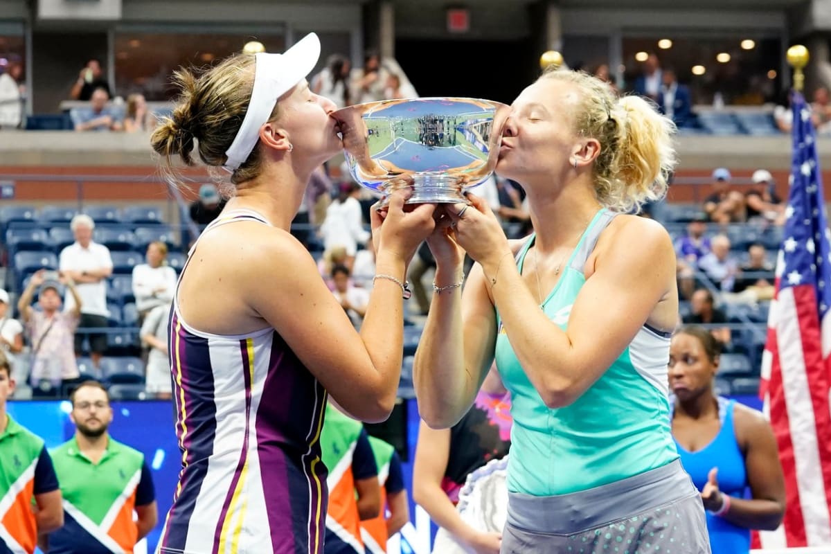 Tenistky Barbora Krejčíková a Kateřina Siniaková triumfovaly ve čtyřhře na US Open.