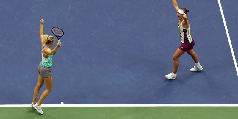 Tenistky Barbora Krejčíková a Kateřina Siniaková triumfovaly ve čtyřhře na US Open