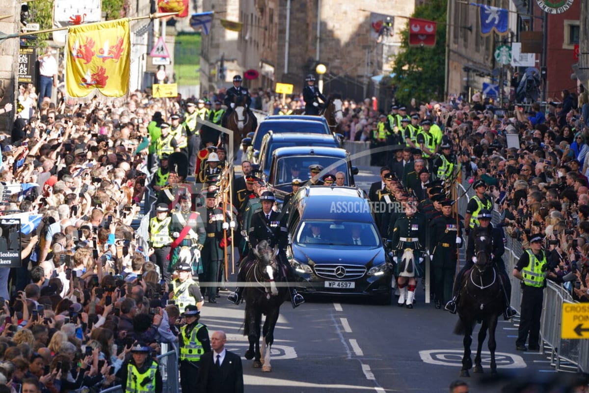 Lidé v Edinburghu se rozloučili se zesnulou britskou královnou Alžbětou II. (11. září 2022)