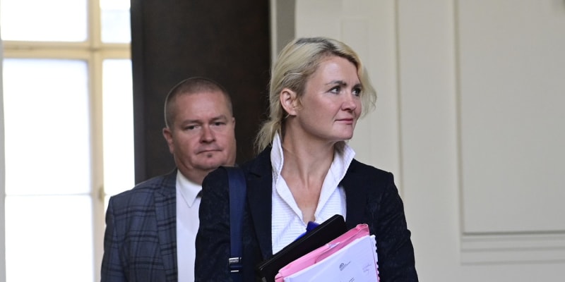 Jana Nagyová (Mayerová) u soudu (13.9.2022)