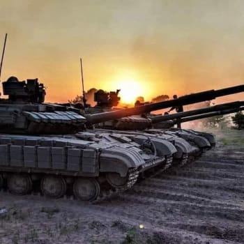 Ukrajinské tanky v akci během protiútoku na východě země
