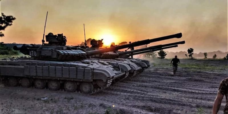 Ukrajinské tanky v akci během protiútoku na východě země