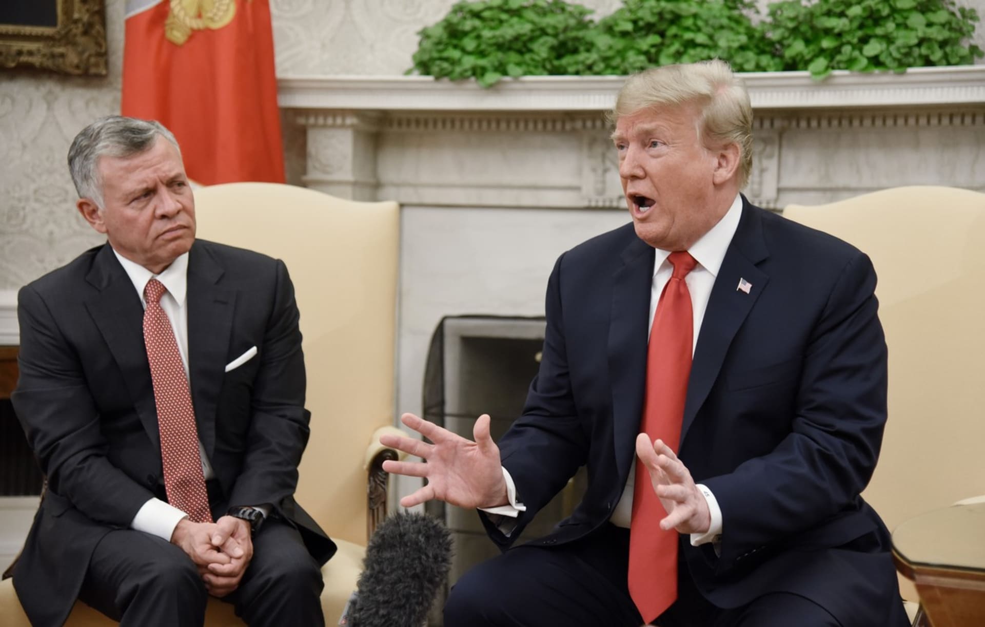 Bývalý americký prezident Donald Trump a jordánský král Abdalláh II. během setkání v Bílém domě v roce 2018