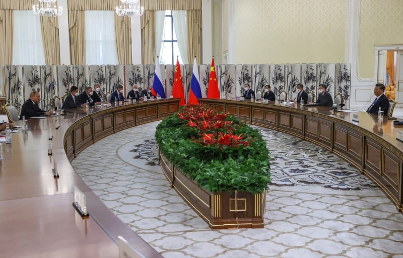 Ruska a cinska delegace na setkani v Uzbekistanu (15. 9. 2022)