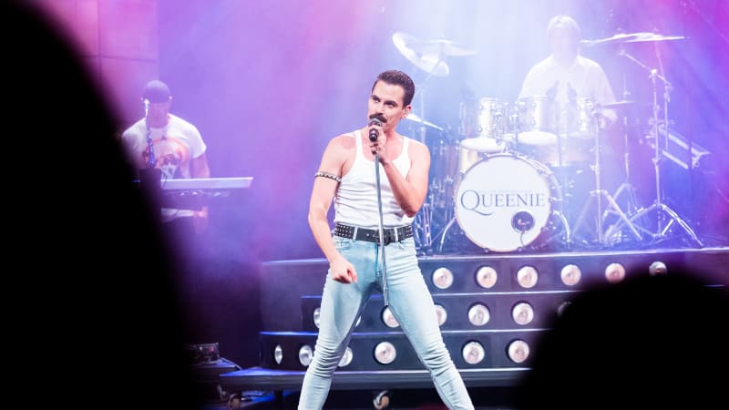 Český Freddie Mercury popsal svůj nekoncertní den. Stavím nemocnici, přiznal