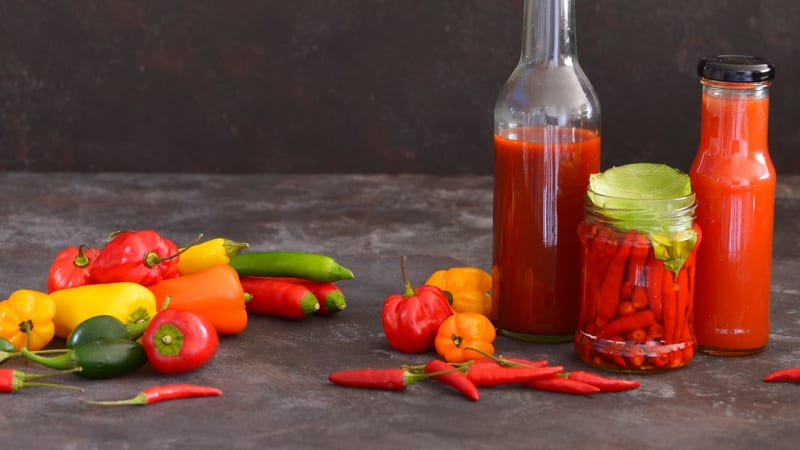 Domácí fermentovaná chilli omáčka – chuťová bomba i zásobárna zdraví ve skleničce