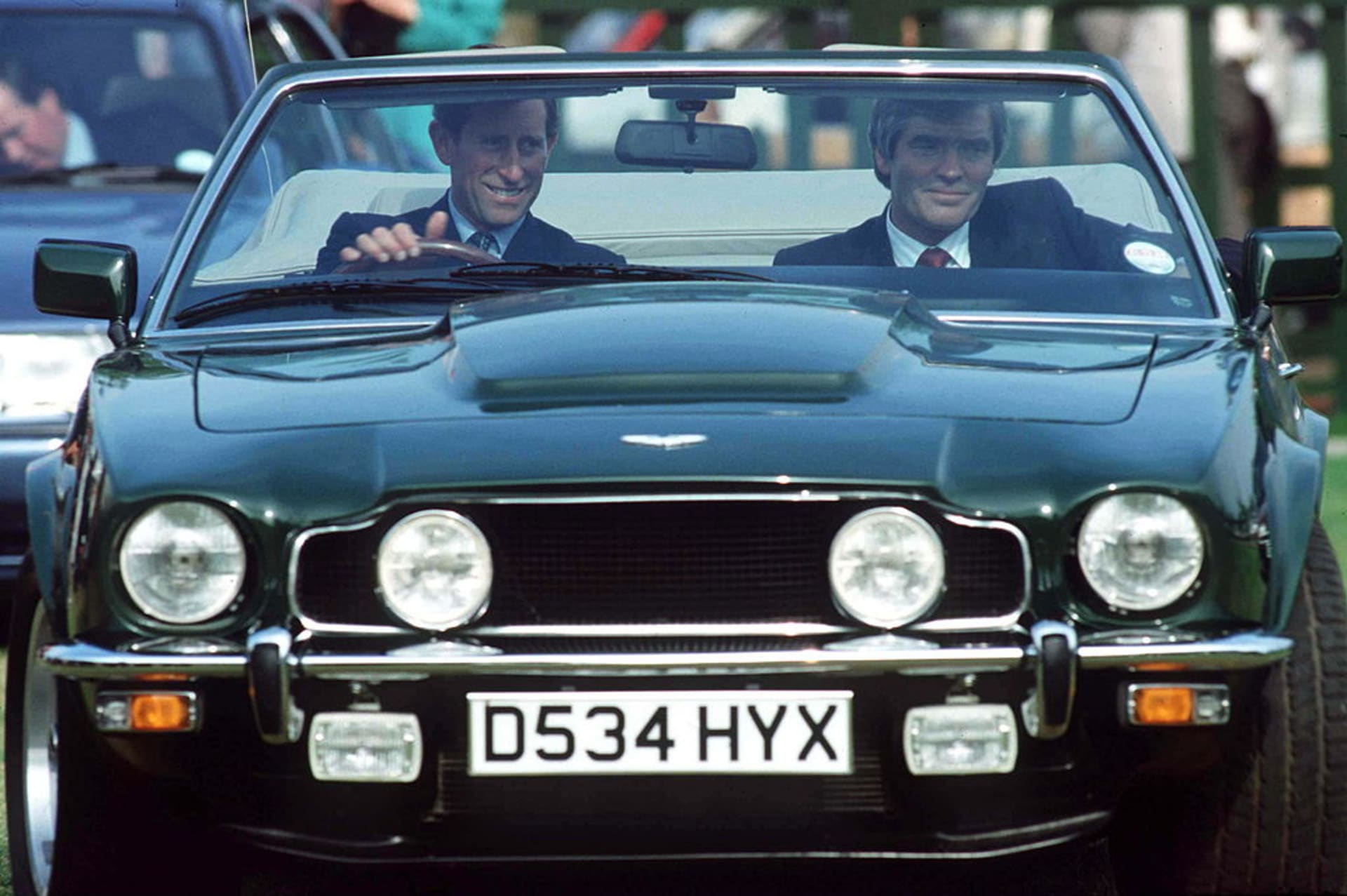 Karel III. měl v oblibě i mladší modely Aston Martin.