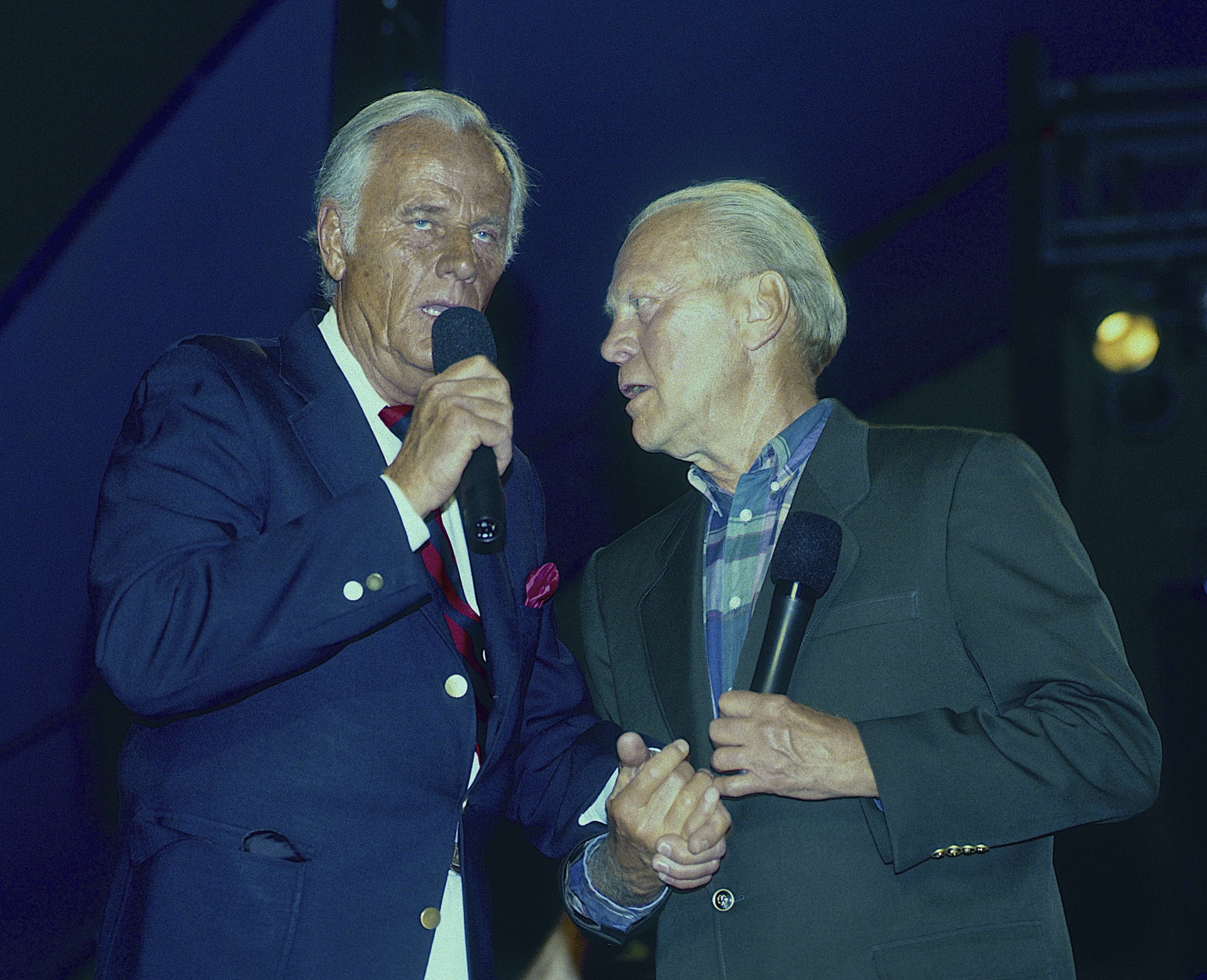 Představitel Henryho Blakea (vlevo) na snímku z roku 1991 vedle bývalého amerického prezidenta Geralda Forda.