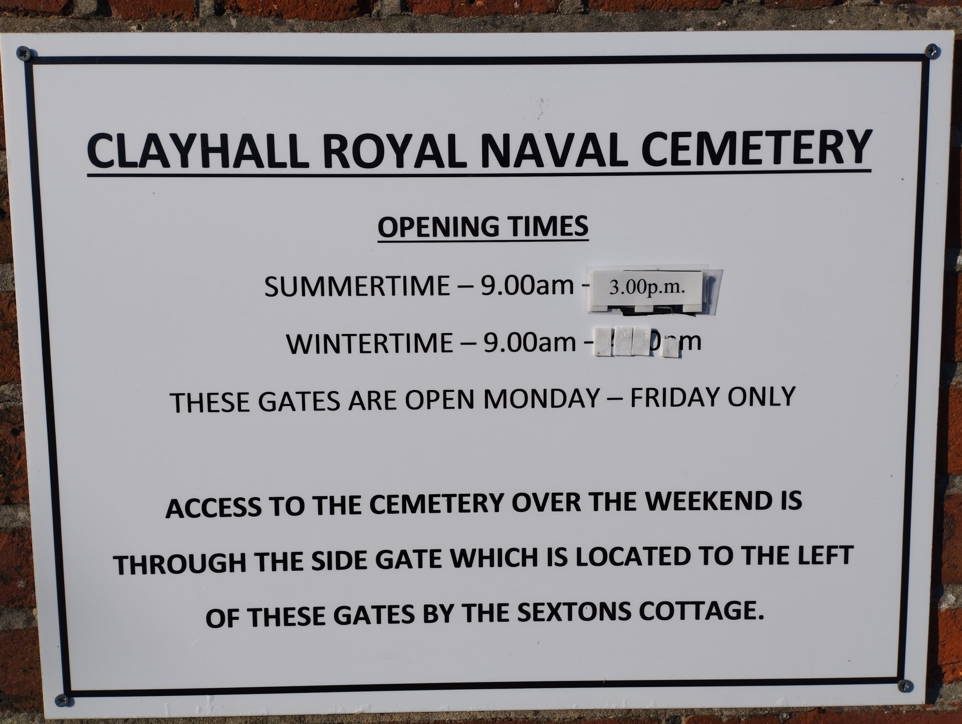Pohřebiště královského námořnictva v Gosportu na jihu Anglie. Leží tu tisíce námořníků, mnozí se podíleli na kolonizaci, jiní za I.  a II. světové války bojovali za lepší Evropu a svět.