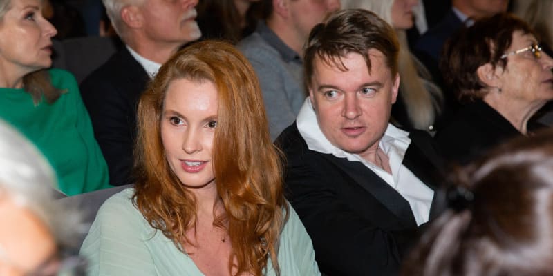 Petr Kolečko a Denisa Nesvačilová se objevili společně na premiéře muzikálu Biograf láska v divadle Kalich.
