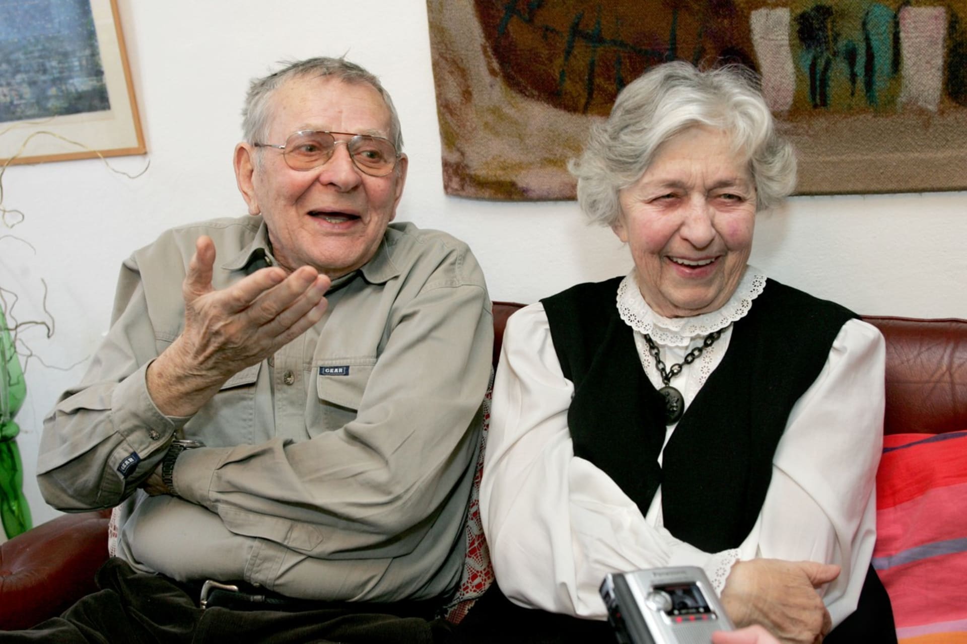 Jan Skopeček se s Věrou Tichánkovou brali v roce 1949. Měli spolu dceru Marii, která se odstěhovala do Francie, kde žije dodnes. 