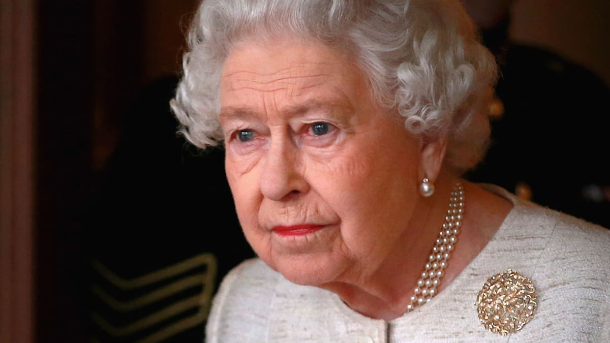 Příčinou smrti britské královny byl podle úmrtního listu její vysoký věk. 