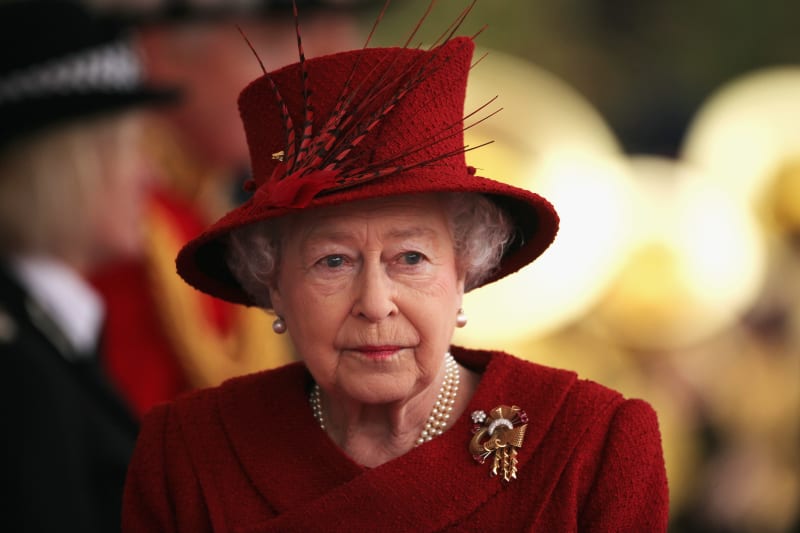 Královna se brožemi zdobila velmi často.