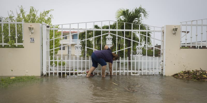V Portoriku po úderu hurikánu Fiona zůstává většina odběratelů bez vody. Další milion lidí je pak bez elektřiny.
