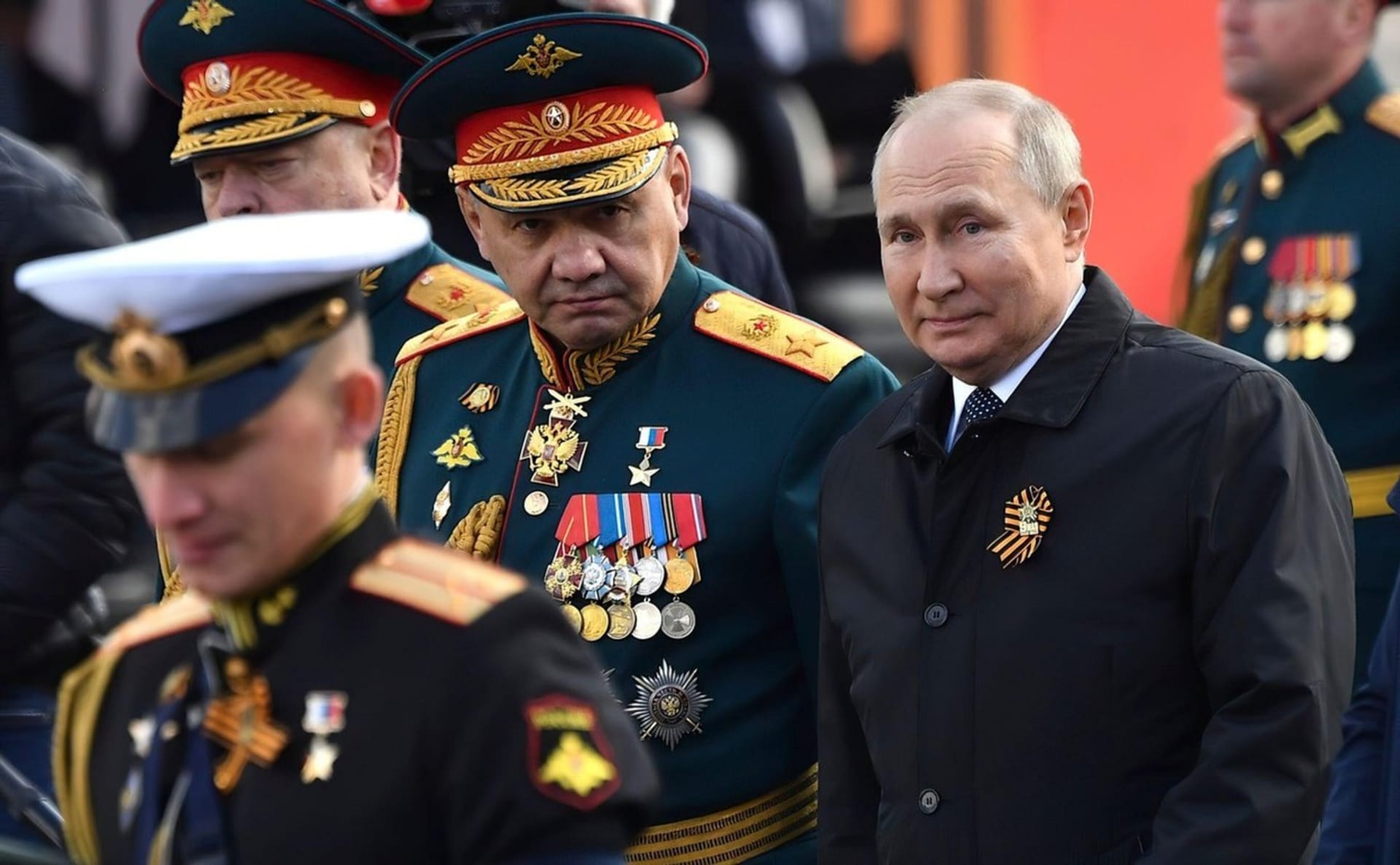Putin si v květnu 2022 nenechal ujít slavnostní přehlídku ke dni vítězství 