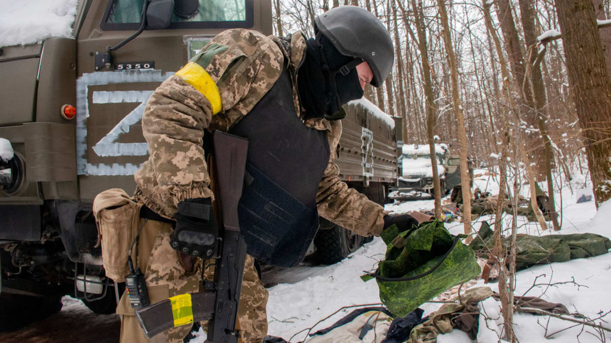 Jednotky v Charkově zneškodnily nepřátelský vůz. (7. března)