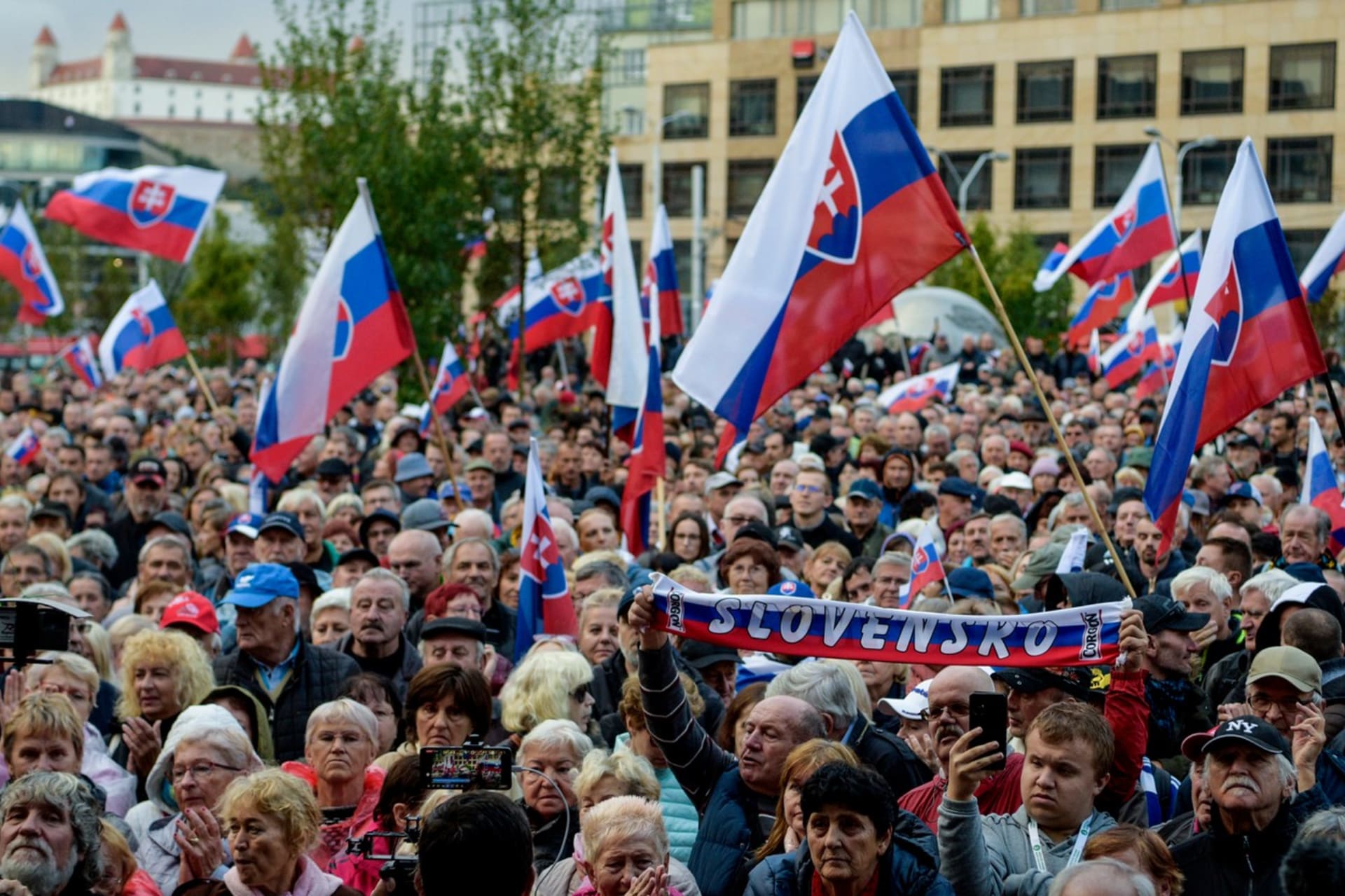 Demonstrace ve slovenských ulicích.
