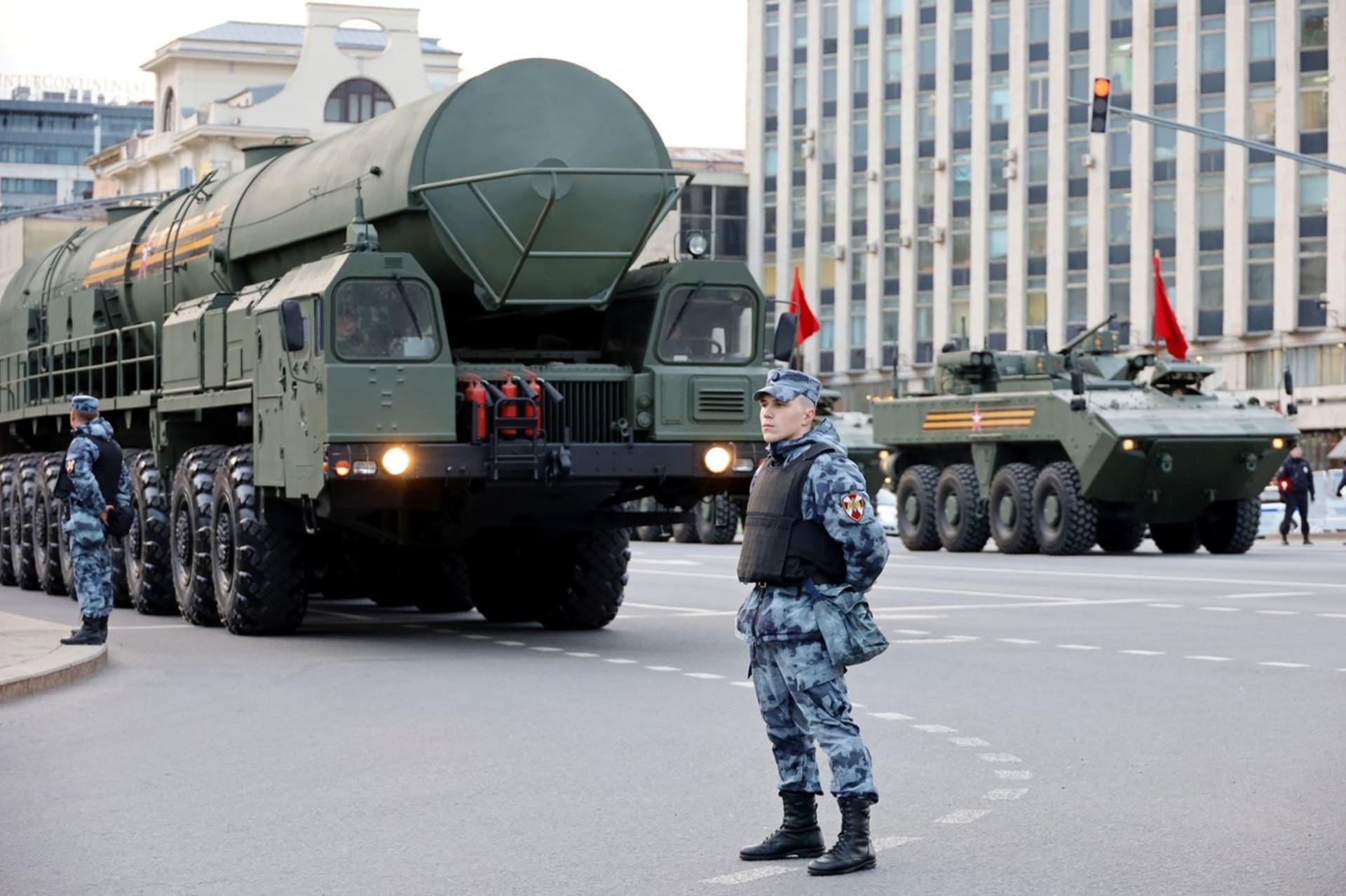 Ruský raketový systém schopný nést jaderné zbraně (5. 5. 2022 v Moskvě)