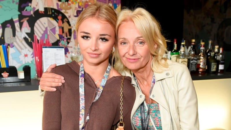 Kordula Stropnická slaví 17. narozeniny. Její máma Veronika Žilková jí popřála na Instagramu.