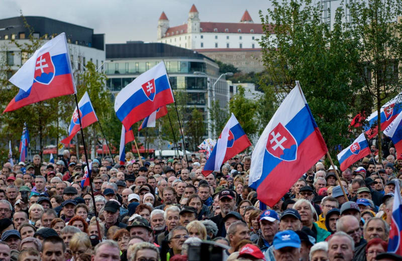 Slovenská opozice zkritizovala, že prezidentka Zuzana Čaputová nevyhlásila referendum týkající se předčasných voleb.
