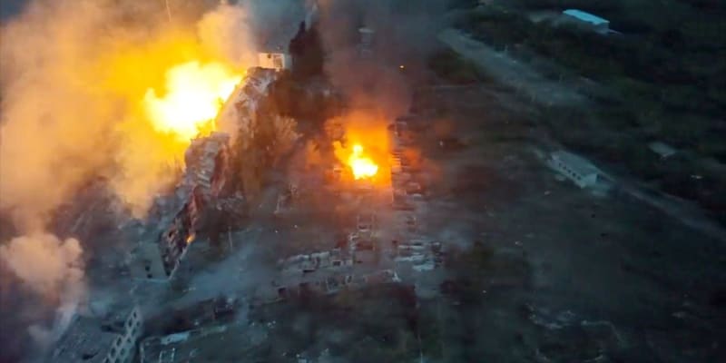 Město Bachmut je pod neustálou palbou ruského dělostřelectva