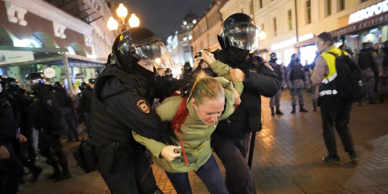 Protesty proti mobilizaci a válce hýbaly Moskvou.