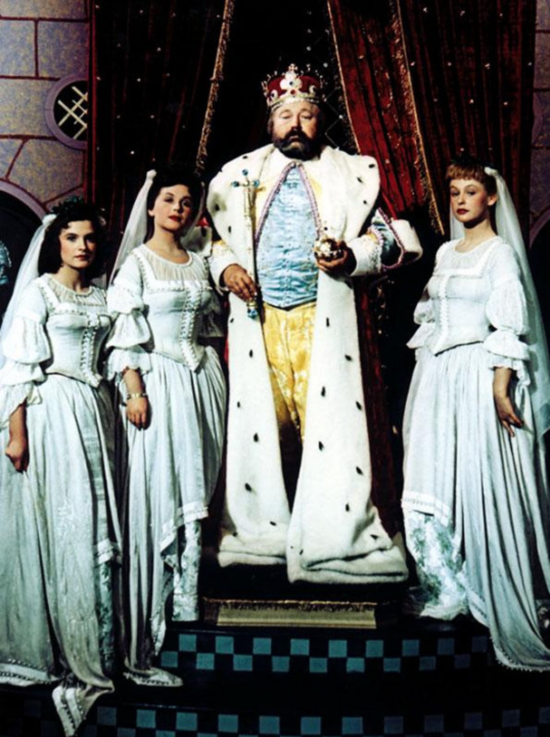 Milena Dvorská ve slavné pohádce Byl jednou jeden král. Na snímku s Janem Werichem, Stellou Májovou a Irenou Kačírkovou.