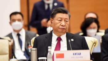 Čínský prezident ve vězení? Po sociálních sítích se šíří domněnky o vojenském převratu