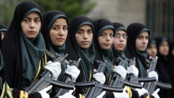 Írán volá do akce ženské komando. Policistky se mají infiltrovat mezi demonstrantky