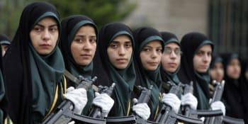 Írán volá do akce ženské komando. Policistky se mají infiltrovat mezi demonstrantky