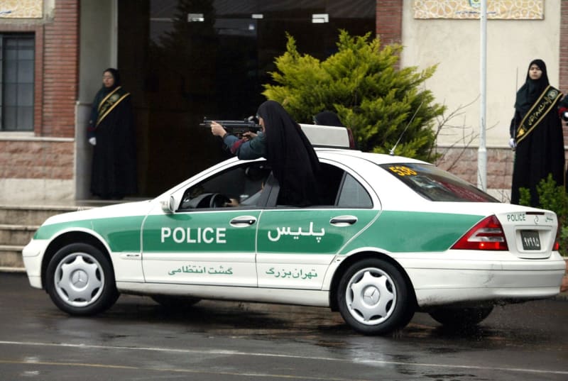 Trénink policistek v Teheránu (12. 3. 2005)