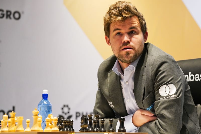 Magnus Carlsen na Mistrovství světa v Dubaji (2021)