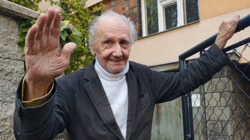 Nejstarší kandidát voleb na Moravě: Jsem astrolog, zachrání nás jen celosvětový stát