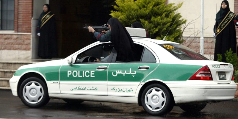 Trénink policistek v Teheránu (12. 3. 2005)