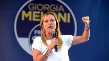 Meloniová míří na vrchol. Parlamentní volby v Itálii jasně ovládl pravicový blok