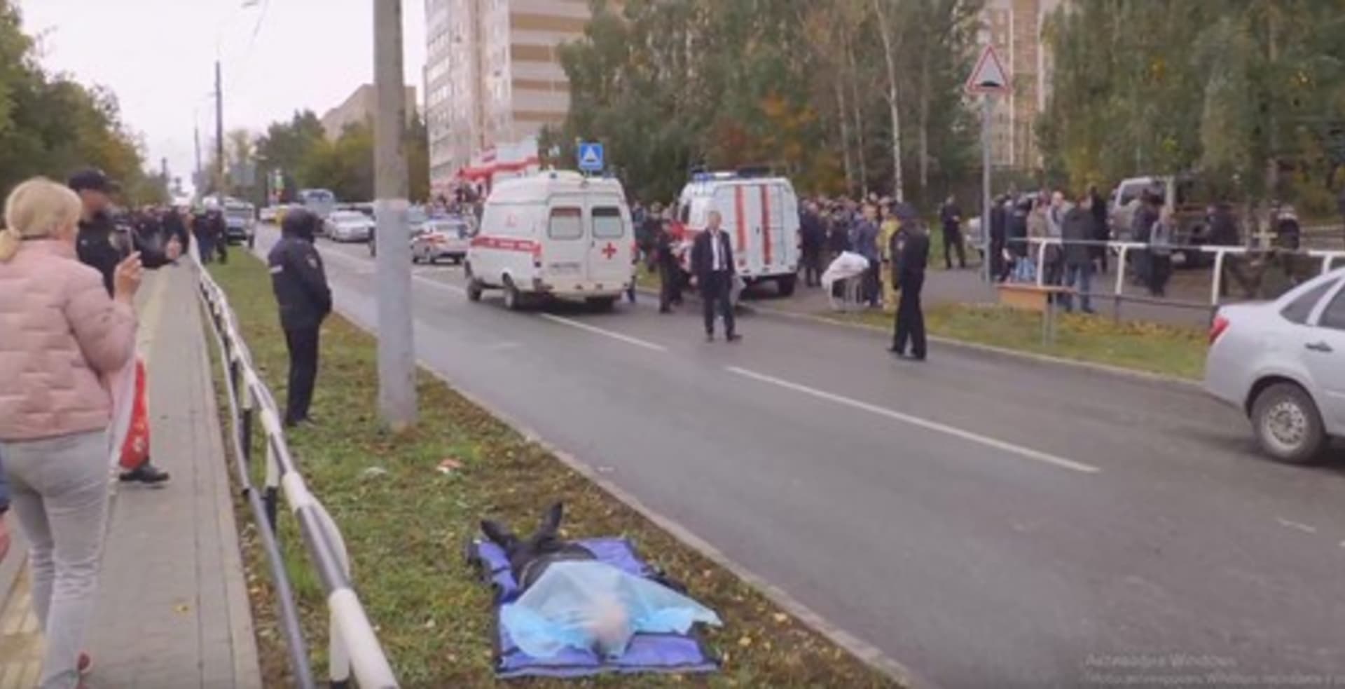 Tragická střelba ve škole v ruském Iževsku. Zemřelo zde nejméně 9 lidí včetně dětí.