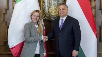 Italové splnili přání Orbánovi, Kreml cítí šanci. Zablokuje Meloniová ruské sankce?
