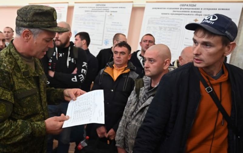 Ruská mobilizace se měla oficiálně dotknout mužů, kteří jsou členy záloh nebo mají vojenskou zkušenost.