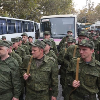 Ruští záložáci během částečné mobilizace v Sevastopolu na okupovaném Krymu