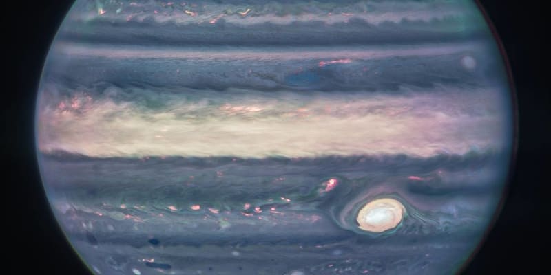 Jupiter pohledem infračervených kamer dalekohledu Jamese Webba