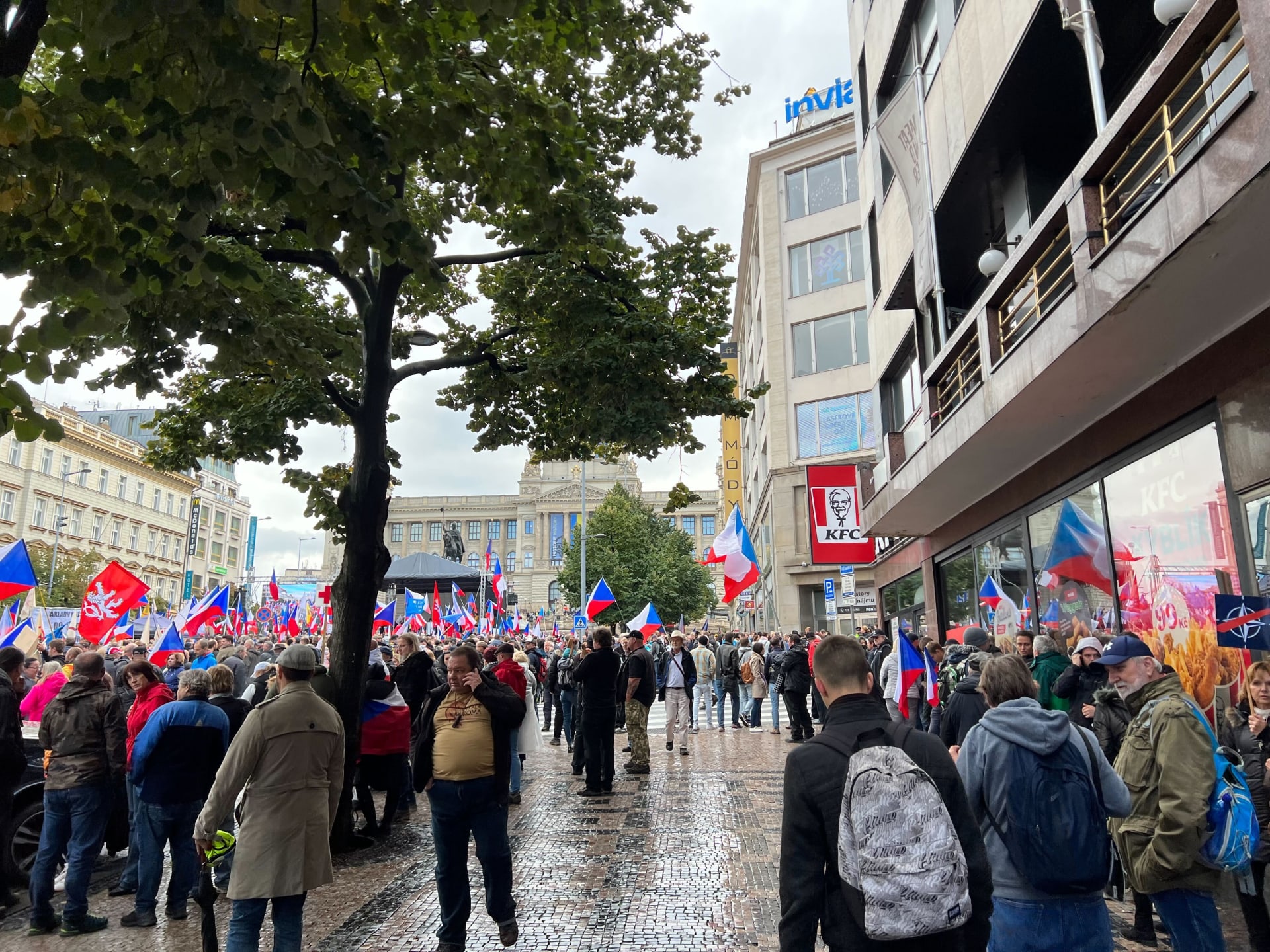 Účastníci druhé protivládní demonstrace na Václavském náměstí. (28. září 2022)