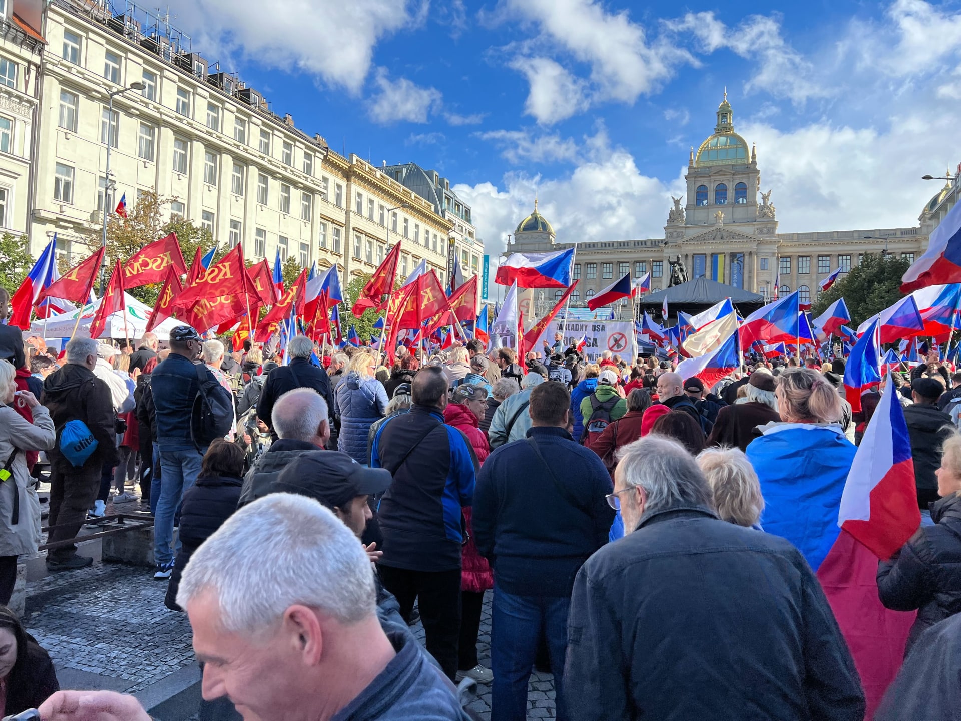 Demonstrace proti vládě na Václavském náměstí v Praze (28. září 2022)