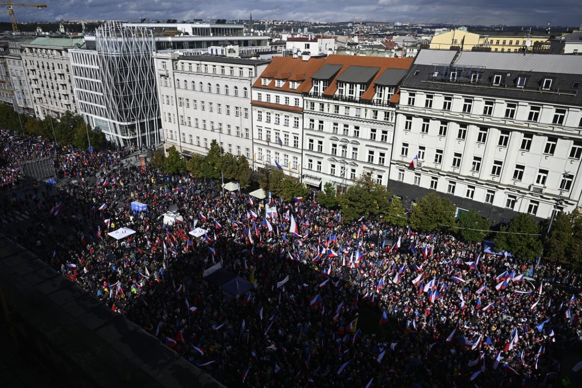 Demonstrace proti vládě se na státní svátek konaly po celém Česku. (28. září 2022)