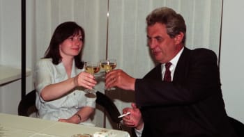 Soukromí prezidenta Miloše Zemana. Jak to měl se ženami? K oltáři šel, jen když musel
